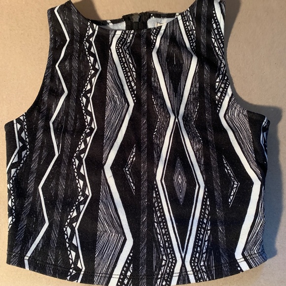 Mixed Lot Early 2000s Pre-owned Tops - Urban Outfitters and H&M - Size S & XS - Picture 3 of 15